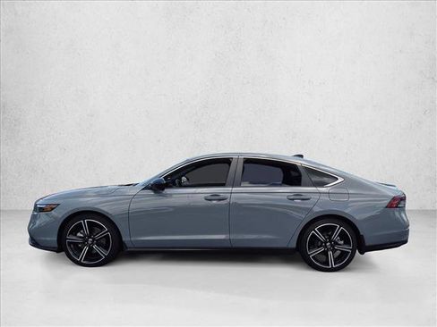 Used 2025 Honda Accord Sport image 9