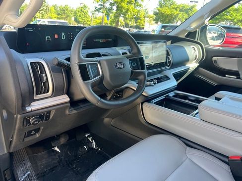 Used 2025 Ford Expedition Max Active AWD/4WD image 26