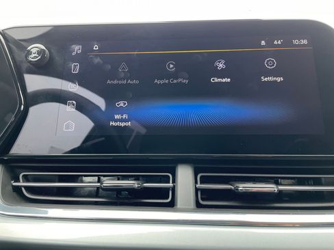 Used 2025 Chevrolet Trax LT w/ LT Convenience Package image 21