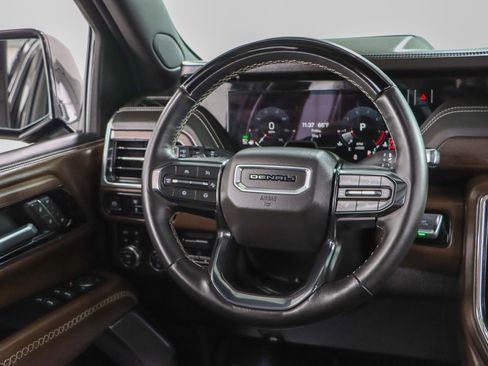 Used 2025 GMC Yukon Denali Ultimate AWD/4WD image 14