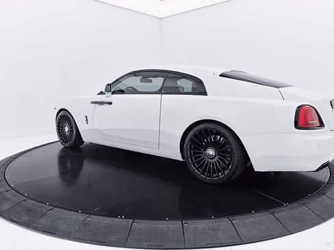 Used 2018 Rolls-Royce Wraith RWD image 15