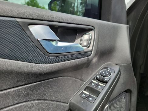 Used 2023 Ford Escape ST-Line AWD/4WD image 9