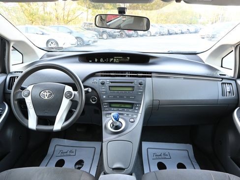 Used 2010 Toyota Prius One image 2