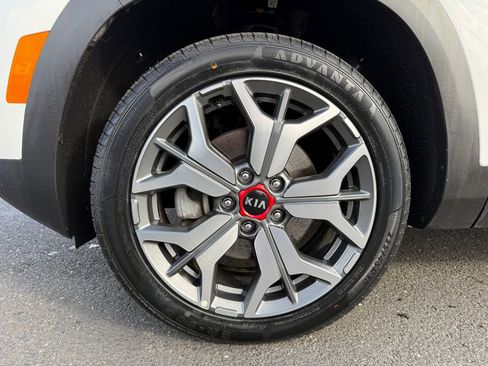 Used 2021 Kia Seltos S AWD/4WD image 11
