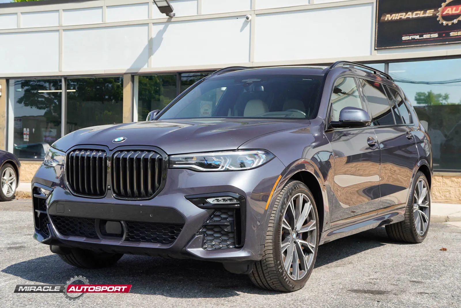 Used 2022 BMW X7 M50i AWD/4WD image 3