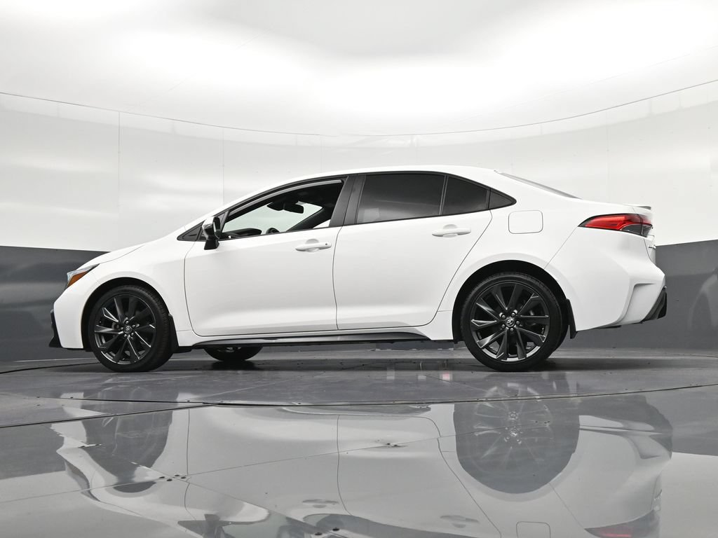 Used 2024 Toyota Corolla SE FWD image 32