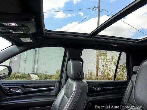 Used 2021 GMC Yukon Denali w/ LPO, Illumination Package image 11