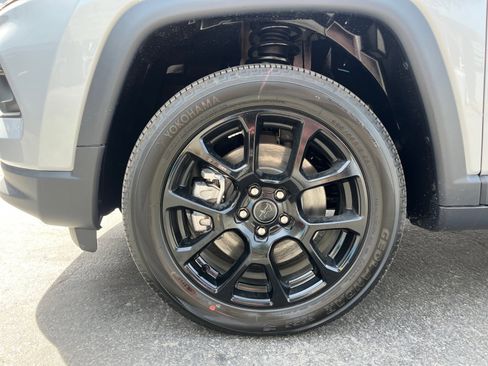 New 2026 Jeep Compass Latitude image 10