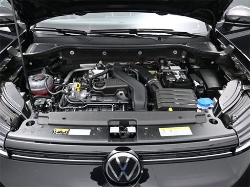 New 2026 Volkswagen Taos SE image 15