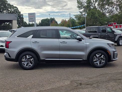 Used 2022 Kia Sorento EX FWD image 10