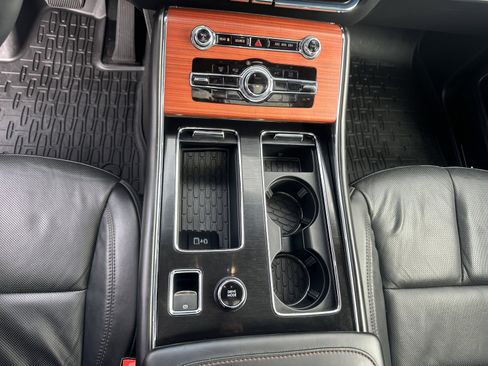 Used 2023 Lincoln Aviator Reserve w/ Equipment Group 201A image 15