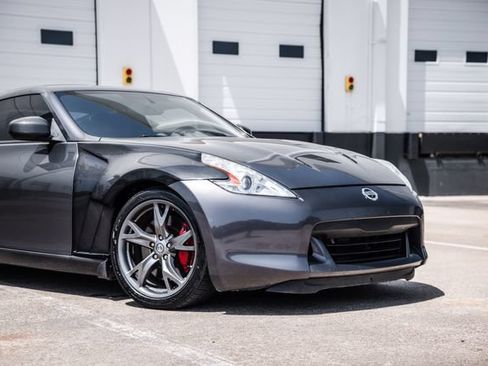 Used 2010 Nissan 370Z Touring w/ Sport Pkg RWD image 34