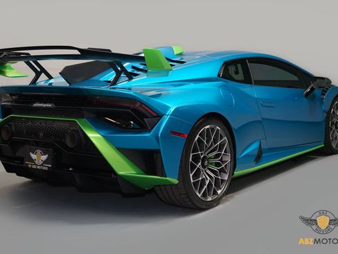 Used 2022 Lamborghini Huracan STO image 6