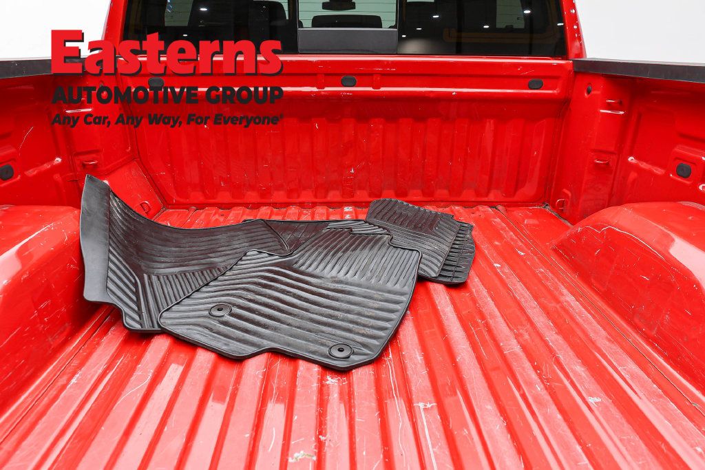 Used 2022 Chevrolet Silverado 1500 LT w/ Convenience Package II AWD/4WD image 9