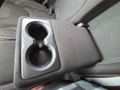 Used 2015 Jeep Cherokee Latitude w/ Cold Weather Group image 18