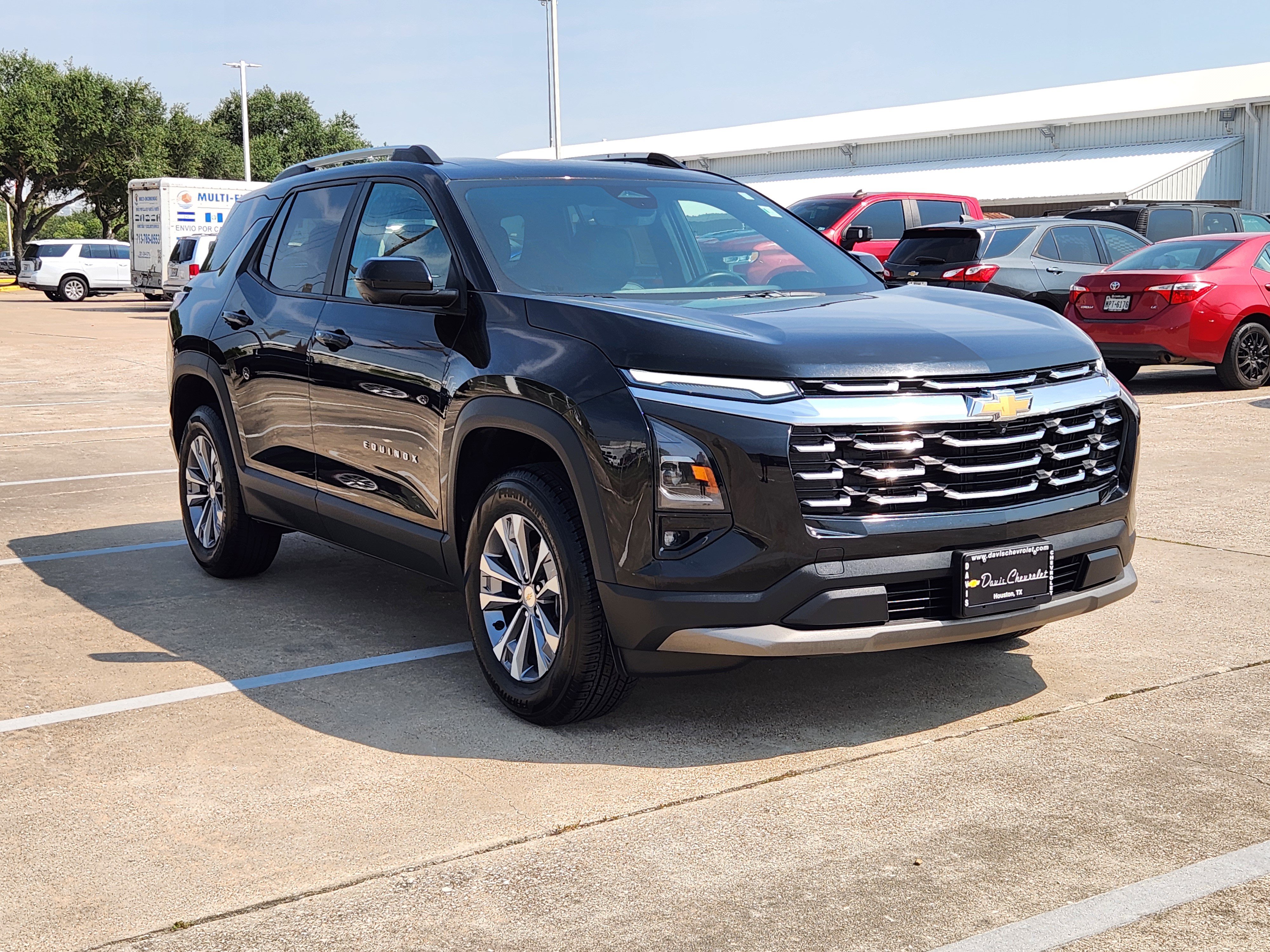 Used 2025 Chevrolet Equinox LT w/ Convenience Package II FWD image 4