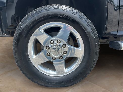 Used 2011 GMC Sierra 2500 Denali AWD/4WD image 23