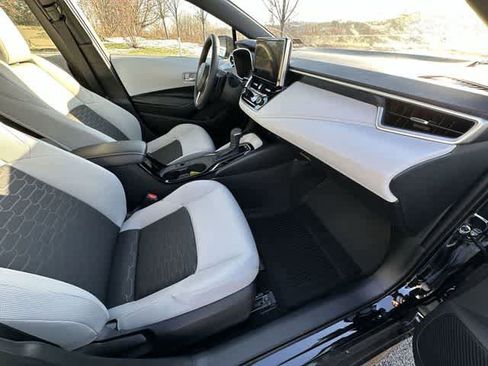 Used 2025 Toyota Corolla SE image 17
