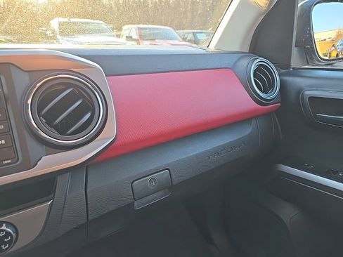 Used 2017 Toyota Tacoma SR5 image 23