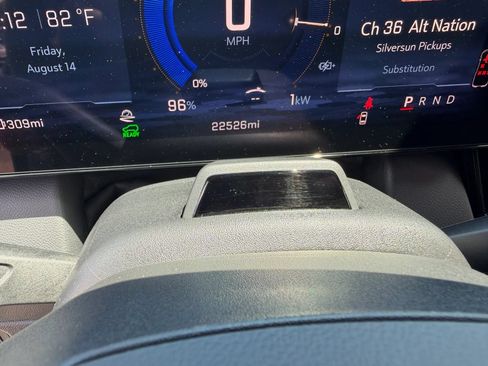 Used 2024 Chevrolet Equinox EV RS FWD image 24