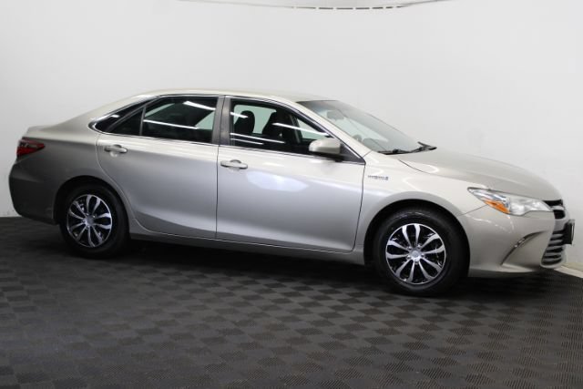 Used 2015 Toyota Camry LE FWD image 3