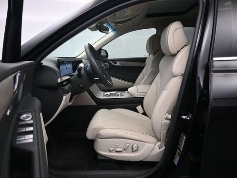 Used 2025 Genesis GV80 3.5T Advanced AWD/4WD image 23