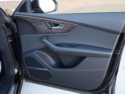 Used 2019 Audi Q8 Prestige image 26