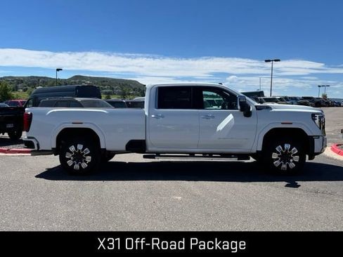 Used 2024 GMC Sierra 3500 Denali w/ Denali Reserve Package AWD/4WD image 7