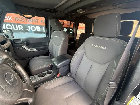 Used 2016 Jeep Wrangler Unlimited Sahara w/ Max Tow Package AWD/4WD image 12