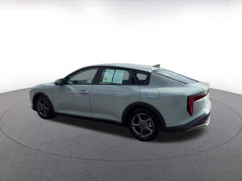 Used 2025 Kia K4 LXS image 10