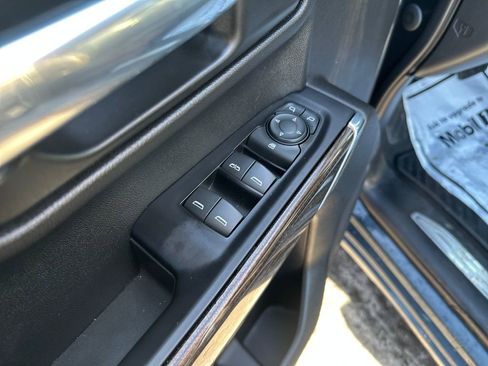 Used 2020 Chevrolet Silverado 1500 LT w/ Convenience Package image 11