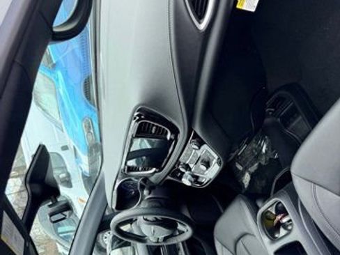 New 2026 Chrysler Pacifica Select AWD/4WD image 9