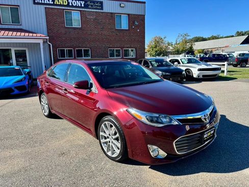 Used 2014 Toyota Avalon XLE Premium image 3
