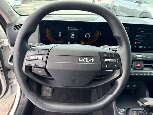 Certified 2025 Kia K4 FWD image 22
