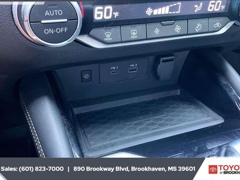 Used 2024 Nissan Altima 2.5 SL AWD/4WD image 23