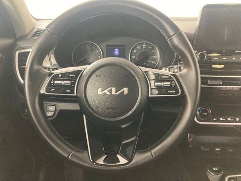 Certified 2023 Kia Seltos EX image 6