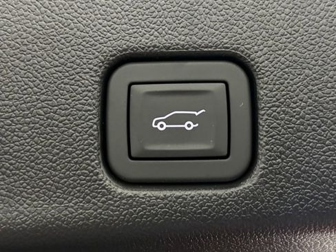 New 2026 GMC Acadia Elevation w/ Elevation Premium Package AWD/4WD image 13