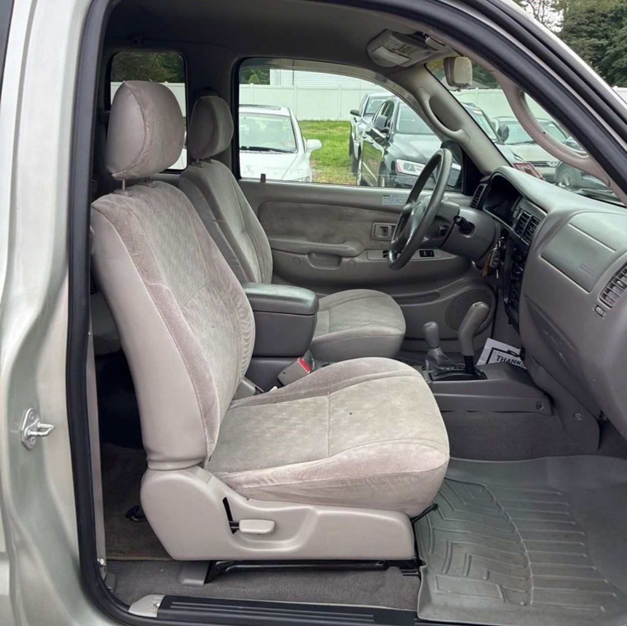 Used 2004 Toyota Tacoma 4x4 Xtracab V6 w/ SR5 Color-Keyed Pkg image 10