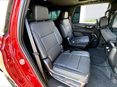 Used 2023 GMC Yukon Denali w/ Advanced Technology Package image 18