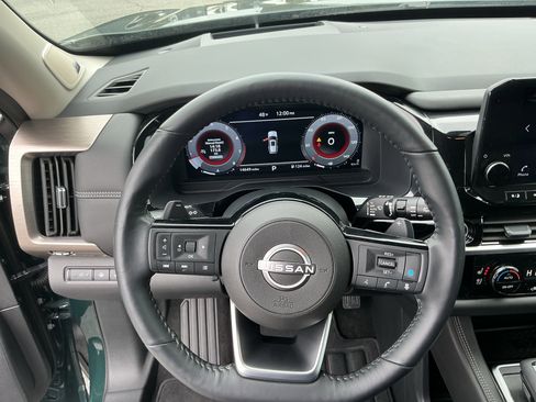 Used 2024 Nissan Pathfinder Platinum w/ Cargo Package image 14