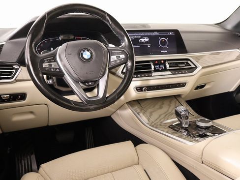 Used 2019 BMW X5 xDrive50i w/ Executive Package image 2