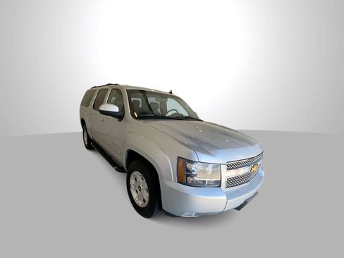 Used 2014 Chevrolet Suburban LT w/ Suspension Package, Off-Road AWD/4WD image 2