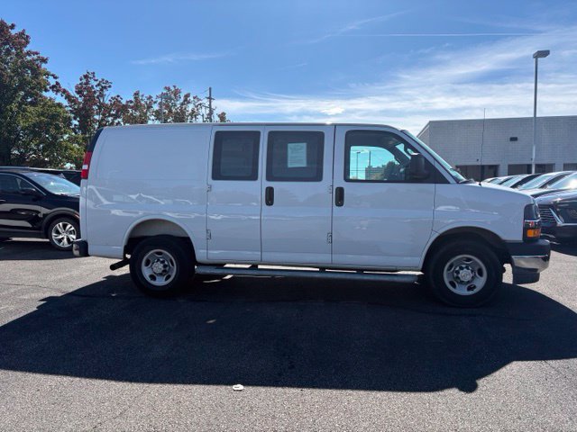 Used 2025 Chevrolet Express 2500 w/ Driver Convenience Package RWD image 10