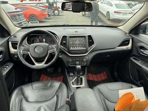 Used 2016 Jeep Cherokee Limited image 11