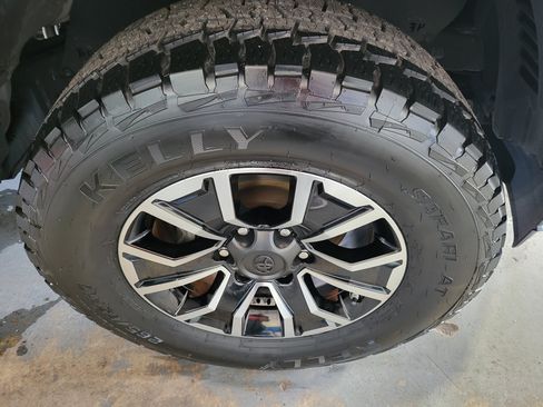 Used 2023 Toyota Tacoma SR5 RWD image 40