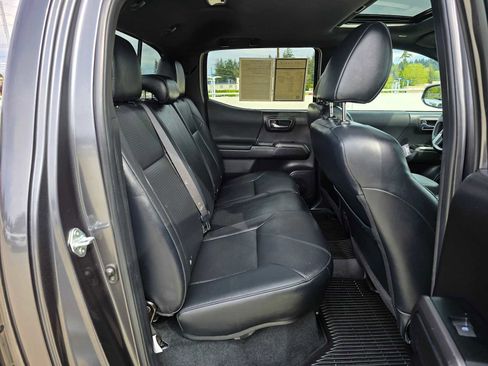 Certified 2023 Toyota Tacoma TRD Off-Road w/ TRD Premium Off Road Package AWD/4WD image 12