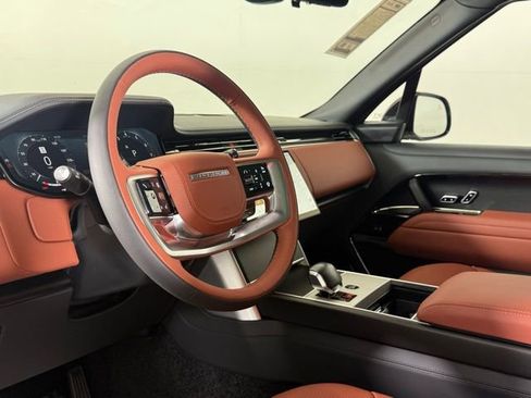 New 2025 Land Rover Range Rover SV image 5