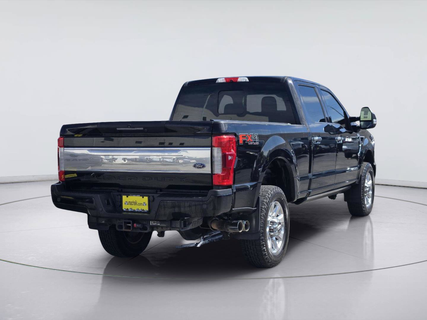 Used 2017 Ford F350 Platinum w/ Platinum Ultimate Package AWD/4WD image 8