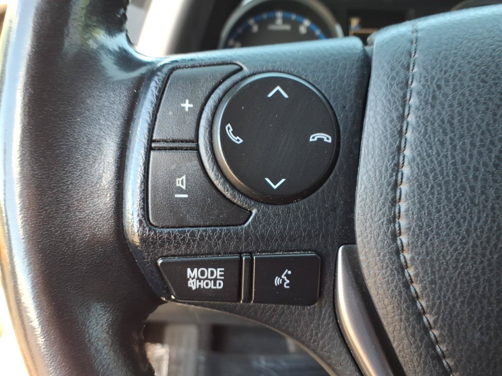 Used 2018 Toyota RAV4 Limited w/ Advanced Technology Package FWD image 27