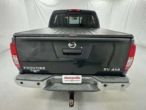 Used 2014 Nissan Frontier SV w/ SV Value Truck Package AWD/4WD image 4